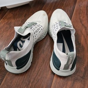 Nike women's shoes size 9